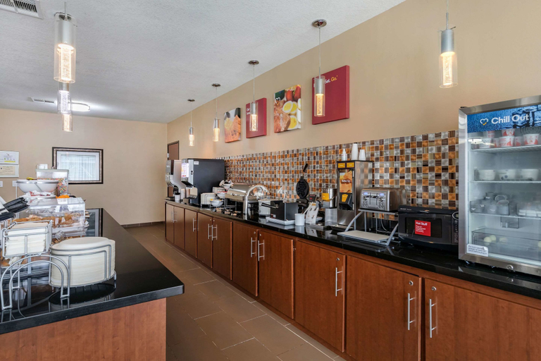 Food & Drinks 5, Comfort Suites Ennis, Ellis