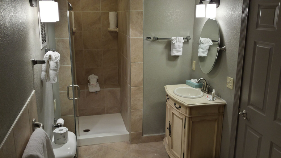 Bathroom 5, Sonesta Essential Rapid City, Pennington