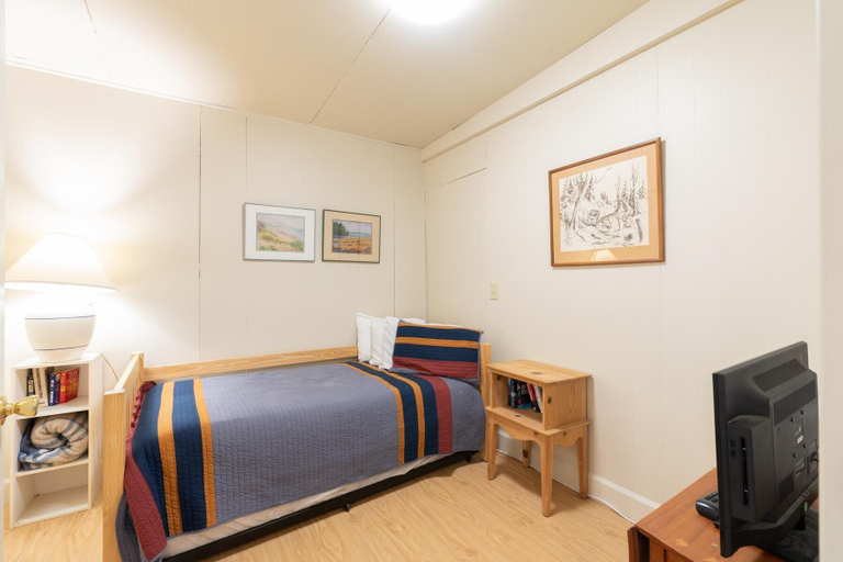 Bedroom 3, Sea Lion Crossing, Tillamook