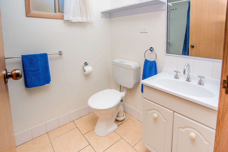 Bathroom 3, BIG4 Narooma Easts Holiday Park, Eurobodalla