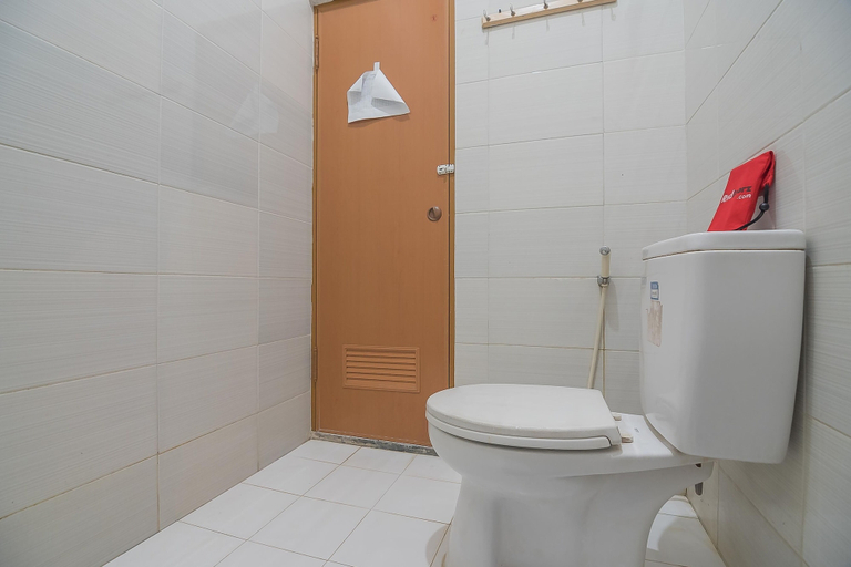 Bathroom 3, RedDoorz near Alun Alun Subang, Subang