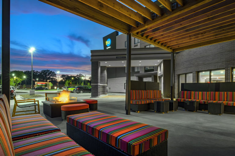 Exterior & Views 16