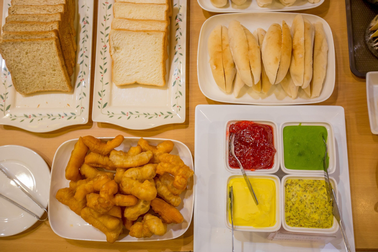 Food & Drinks 15