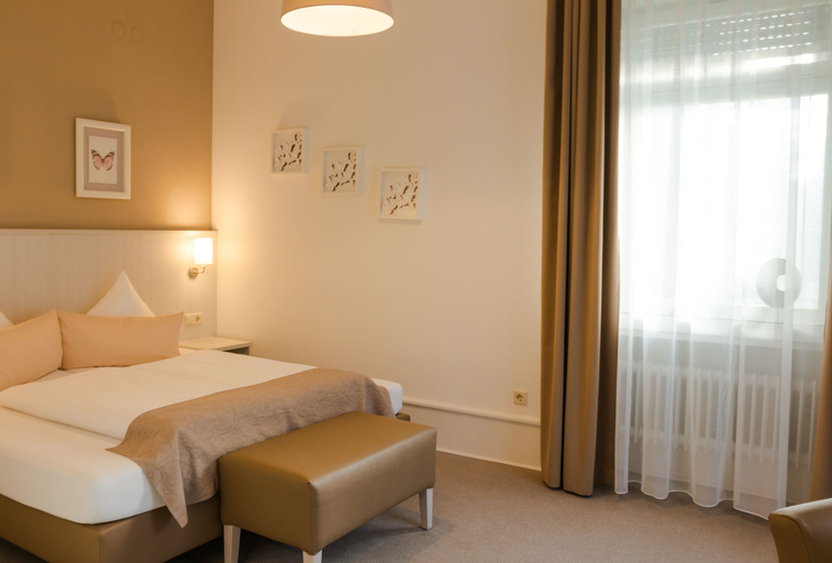 Bedroom 4, Hotel Luise, Südliche Weinstraße