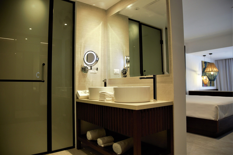Bathroom 5, Caribe Deluxe Princess - All Inclusive, Salvaleon de Higuey