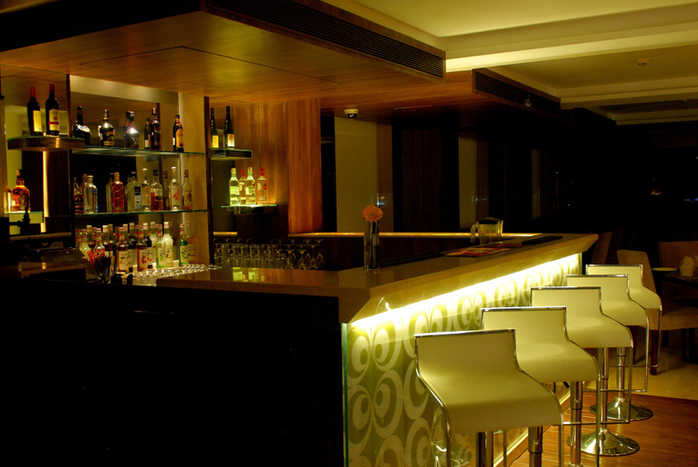 Food & Drinks 5, The Roa, Mumbai Suburban