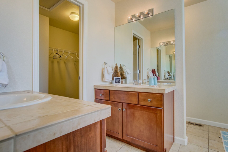 Bathroom 4, Urban Practicality! 3 Beds, Patios & Dog Friendly, El Paso