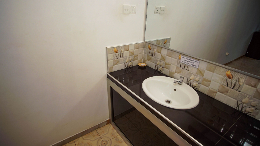 Bathroom 5, Dinsara Pearl Villa, Weligama