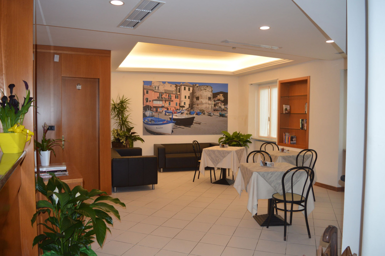 Food & Drinks 5, Hotel Gilda, Savona
