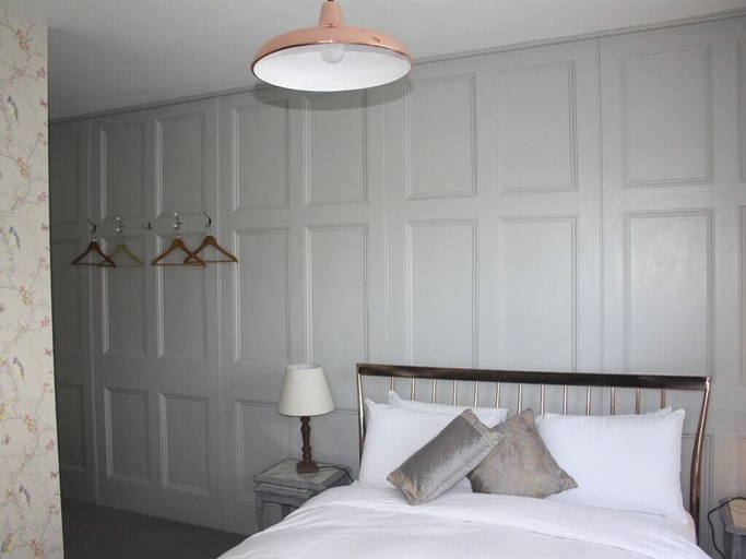 Bedroom 2, Portreath Arms, Cornwall