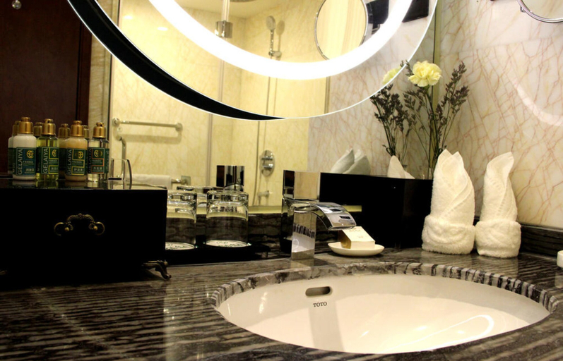 Bathroom 5, Xiyuan Hotel, Beijing