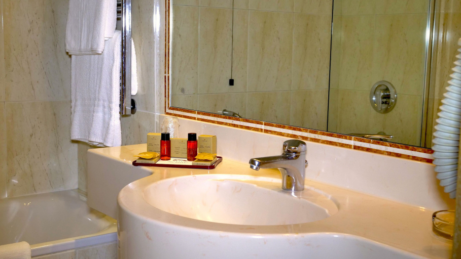 Bathroom 5, 501 Hotel, Vibo Valentia