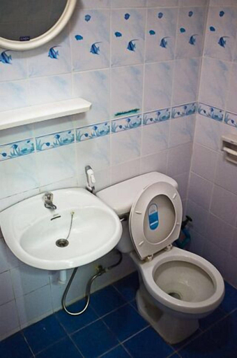 Bathroom 2, S&P Service Apartment, Bang Khen