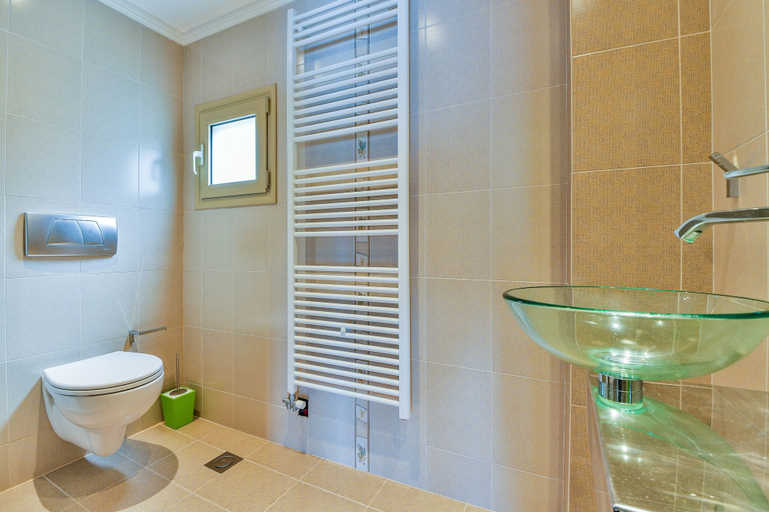 Bathroom 4, Villa with Striking views over the infinity Pool, Peloponnese