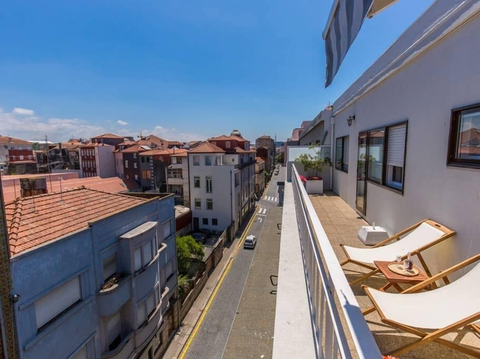 Others 5, Porto Haven - Terrace Penthouse Downtown with AC, Porto