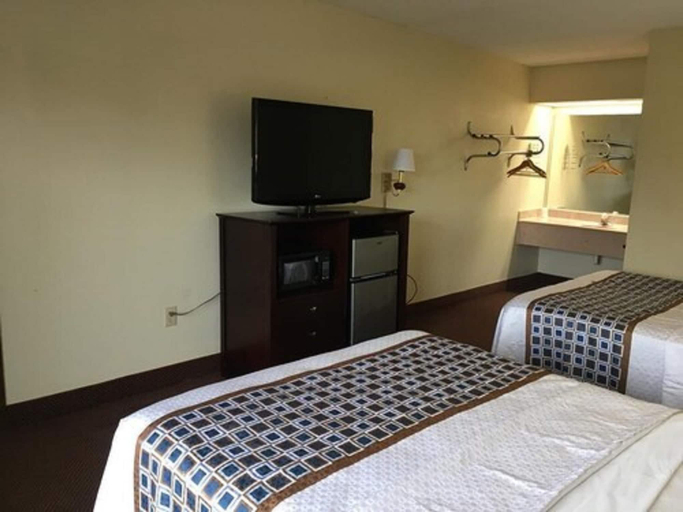 Bedroom 2, Havelock Inn & Suites, Craven