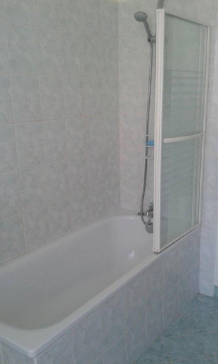 Bathroom 5, Le Moulin de Bassac, Charente