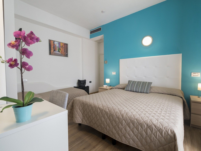 Bedroom 3, Hotel Levante, Rimini