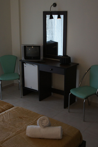 Others 5, Porto Marathos, Peloponnese