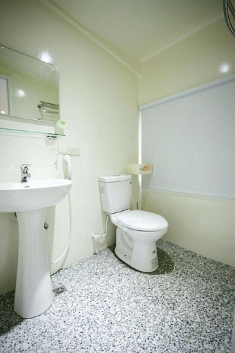 Bathroom 3, Coffee Street Homestay, Yulin