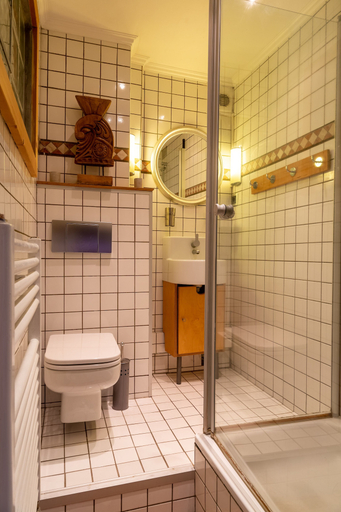 Bathroom 2, Maisonettewohnung Düsseldorf, Düsseldorf