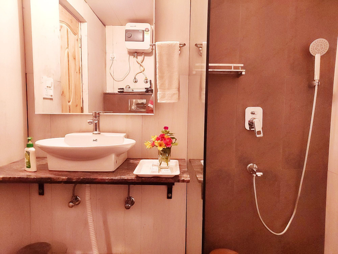 Bathroom, Treehouse Resort, Nainital