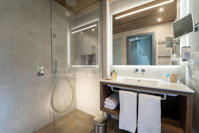 Bathroom 5, TH Courmayeur, Aosta