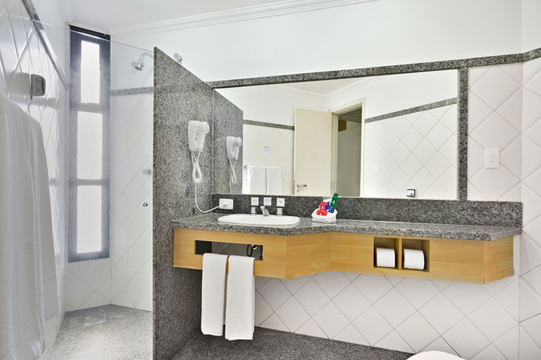 Bathroom 4, Plaza Inn Flat Araxá, Araxá