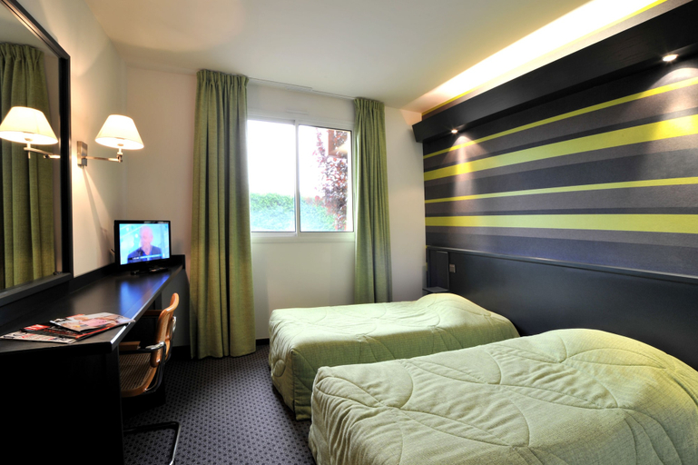 Bedroom 3, Brit Hotel Confort Villefranche de Rouergue, Aveyron