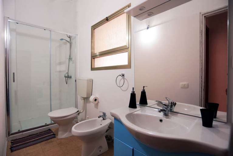 Bathroom 3, Casa Marinella, Ragusa