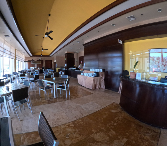 Food & Drinks