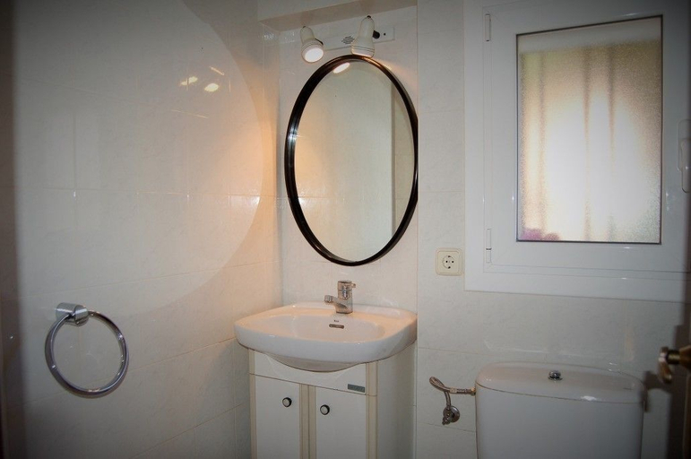 Bathroom, Apartamento en Platja d’Aro para vacaciones, Girona