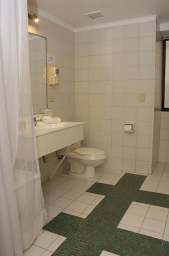 Bathroom 4, LRH Viña del Mar and Convention Center, Valparaíso