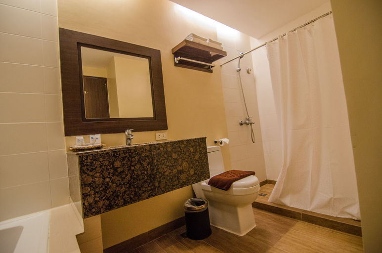 Bathroom 4, Apple Tree Resort and Hotel, Opol