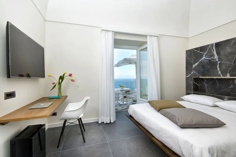 Bedroom 3, Villa Orleans, Salerno