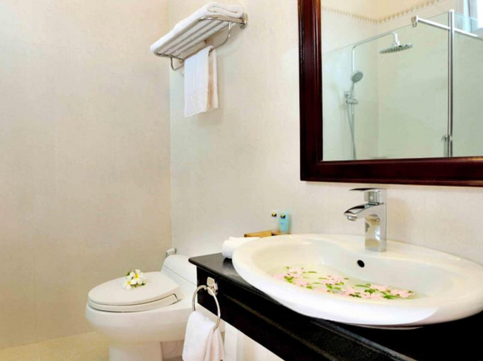 Bathroom 5, Sa Huynh Beach Resort, Đức Phổ