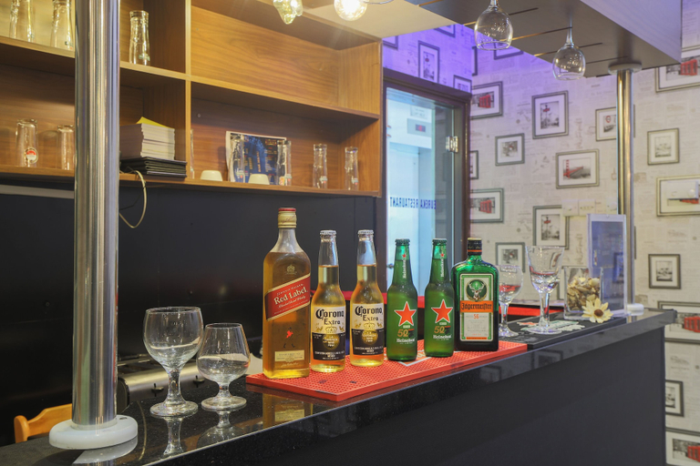 Food & Drinks 5, Eureka Hotel, Dubai