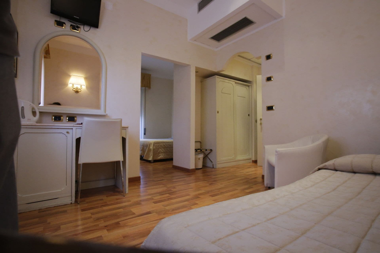 Bedroom 3, Hotel Vienna Ostenda, Rimini