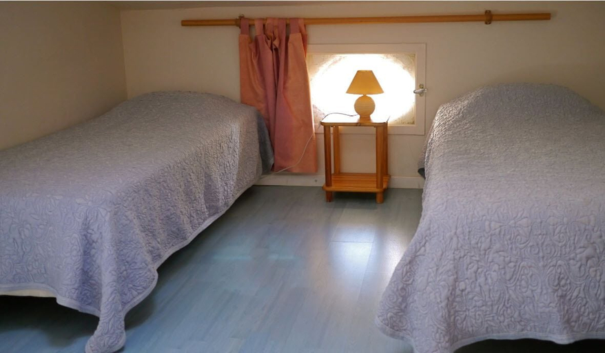 Bedroom 3, Chambre d'hôtes Chateau de la Gabelle, Drôme