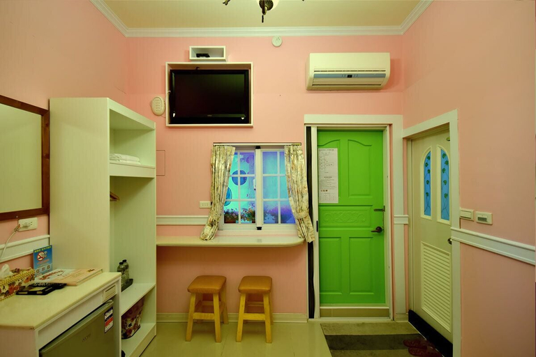 Others 5, Vitoria's Home, Pingtung