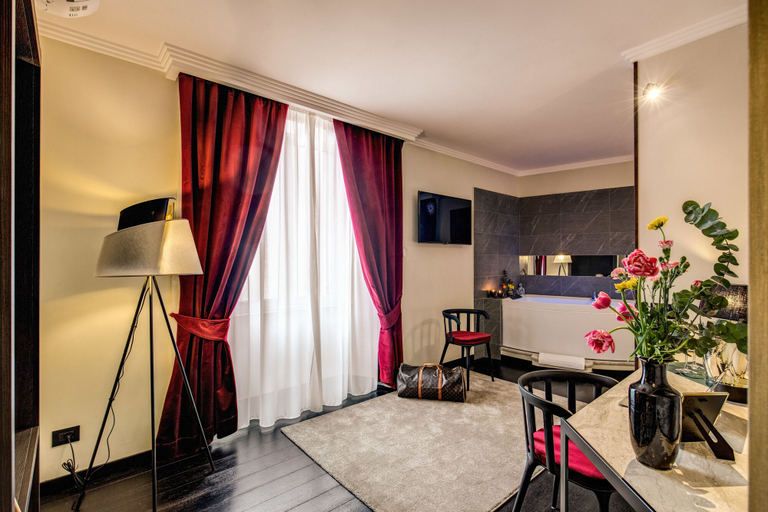 Others 5, PAX Hotel, Roma