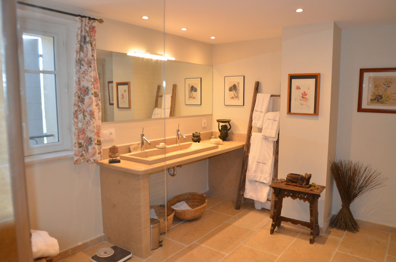 Bathroom 5, Chambre d'hôtes Bastide des Enqueses, Var