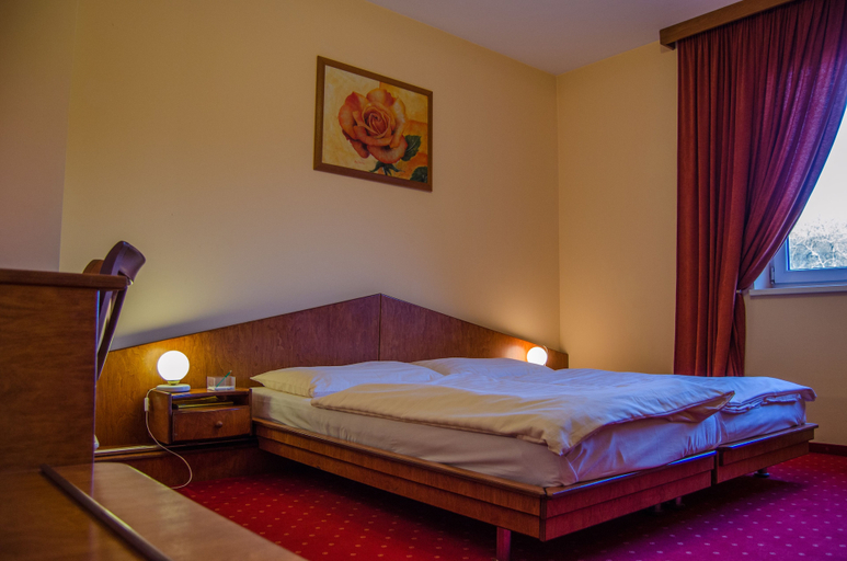 Bedroom 3, Hotel West, Bratislava III