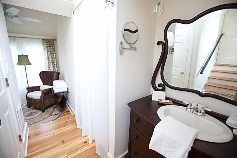 Bathroom 3, The Farmhouse at Veritas, Nelson