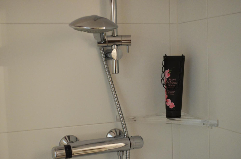 Bathroom 5, A Casa Di CI, Bari