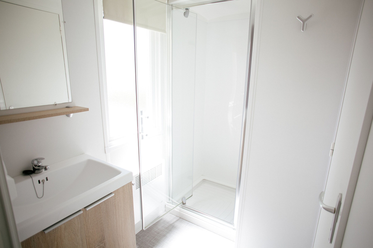 Bathroom 4, Camping Saint Michel, Manche