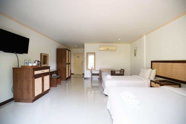 Bedroom 3, Thara Cholapruek Resort, Ban Na
