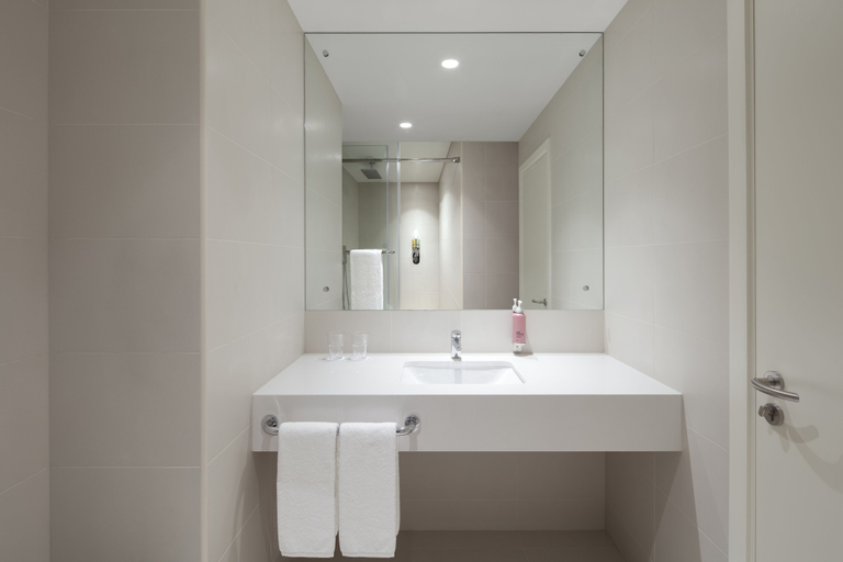 Bathroom 5, Rove Trade Centre, Dubai