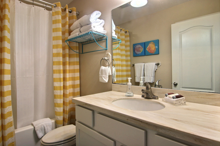 Bathroom 4, The Pink Palm, Nueces