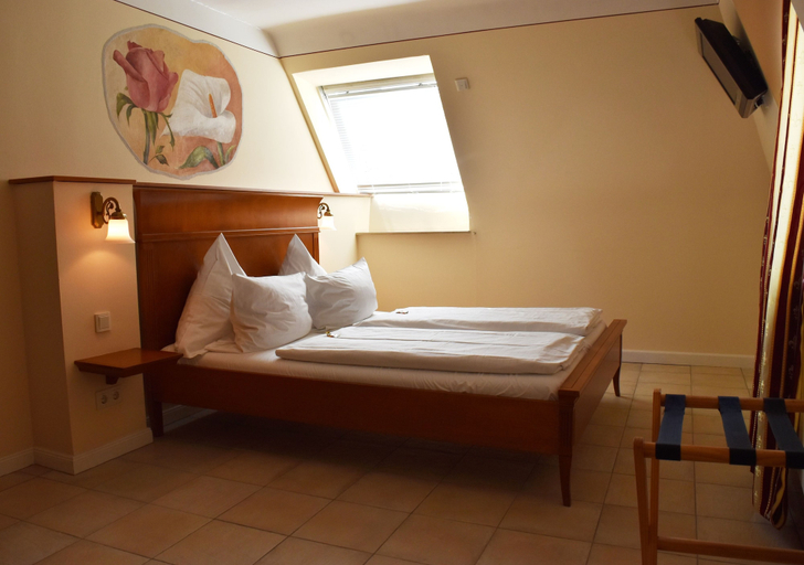 Bedroom 4, XII Apostel Hotel Albergo, Köln